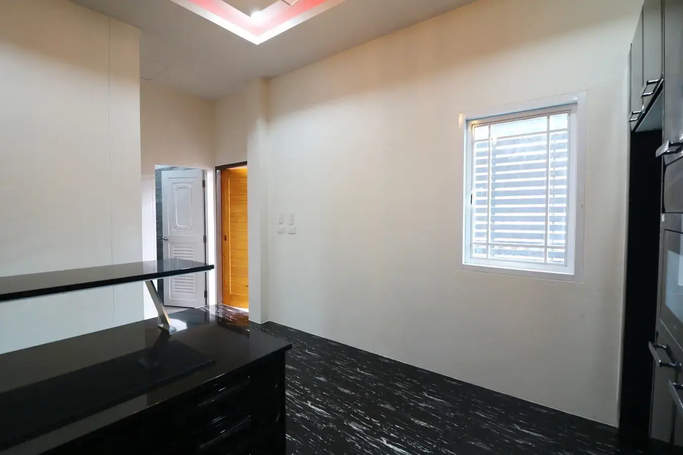 A Near New 3 Bedroom, 2 Bathroom Home For Sale In Mak Khaeng, Udon Thani, Thailand.