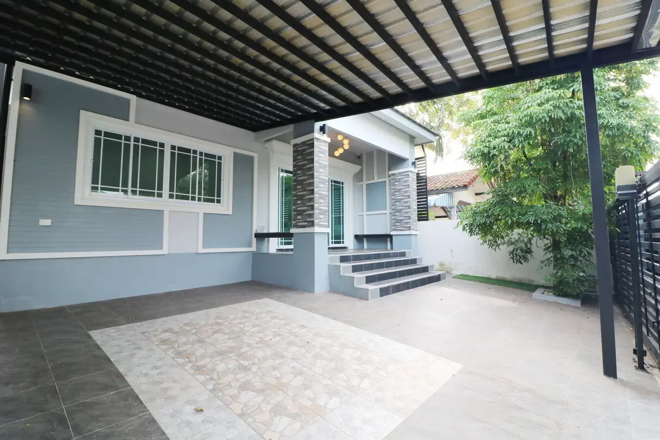 A Near New 3 Bedroom, 2 Bathroom Home For Sale In Mak Khaeng, Udon Thani, Thailand.