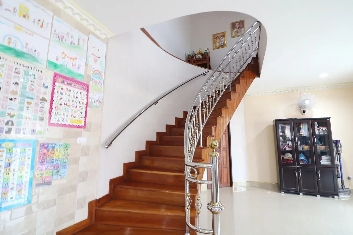 An Outstanding 4 Bedroom, 4 Bathroom, 2 Level Home For Sale In Mak Khaeng, Udon Thani, Thailand.