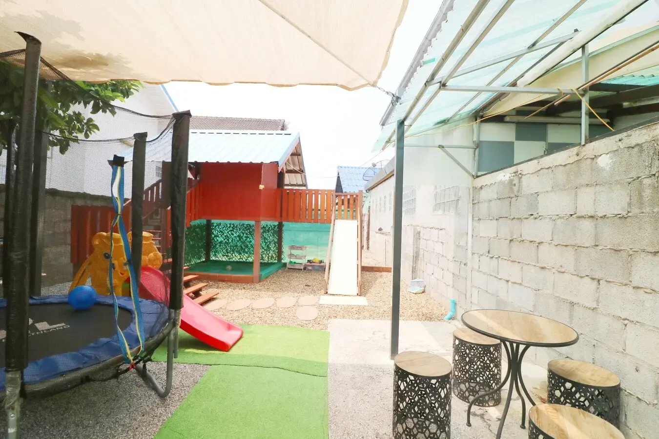 An Outstanding 4 Bedroom, 4 Bathroom, 2 Level Home For Sale In Mak Khaeng, Udon Thani, Thailand.