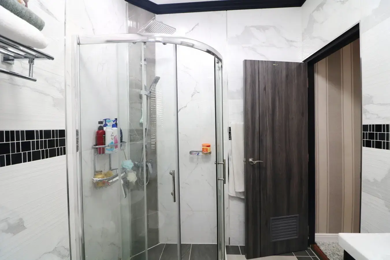 An Outstanding 4 Bedroom, 4 Bathroom, 2 Level Home For Sale In Mak Khaeng, Udon Thani, Thailand.