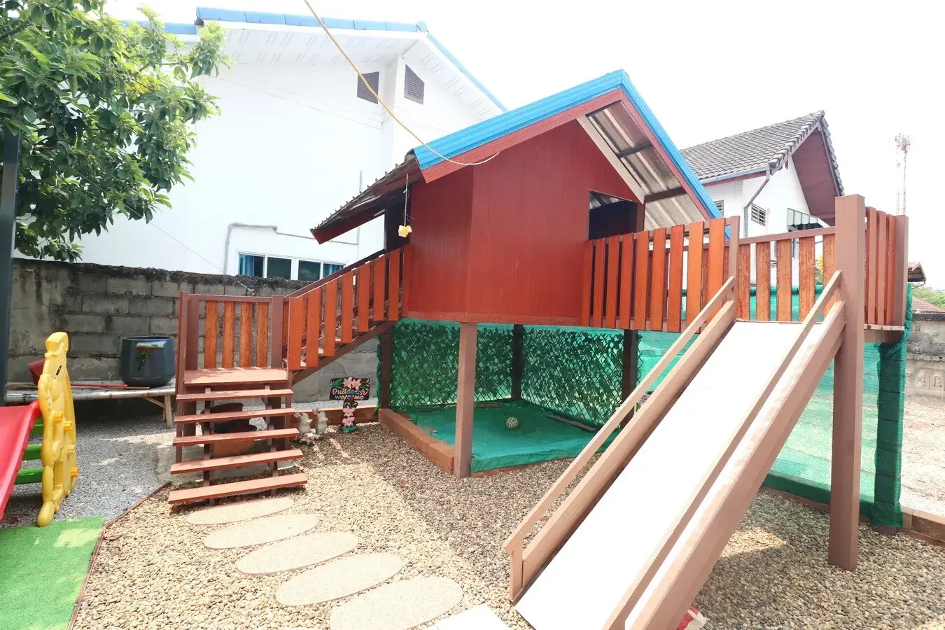 An Outstanding 4 Bedroom, 4 Bathroom, 2 Level Home For Sale In Mak Khaeng, Udon Thani, Thailand.