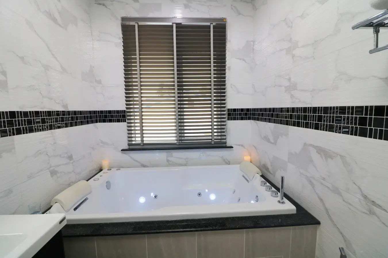 An Outstanding 4 Bedroom, 4 Bathroom, 2 Level Home For Sale In Mak Khaeng, Udon Thani, Thailand.