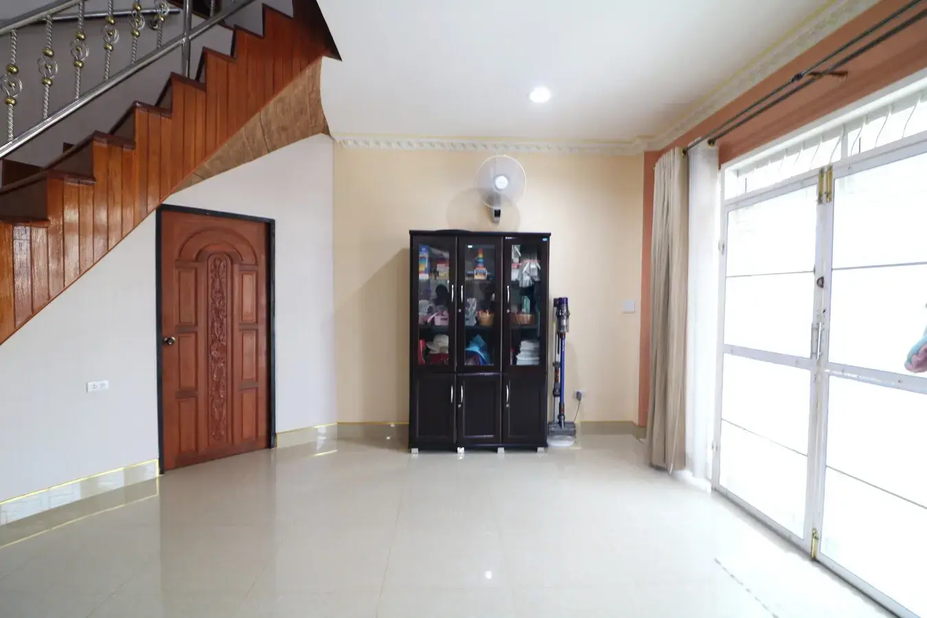 An Outstanding 4 Bedroom, 4 Bathroom, 2 Level Home For Sale In Mak Khaeng, Udon Thani, Thailand.