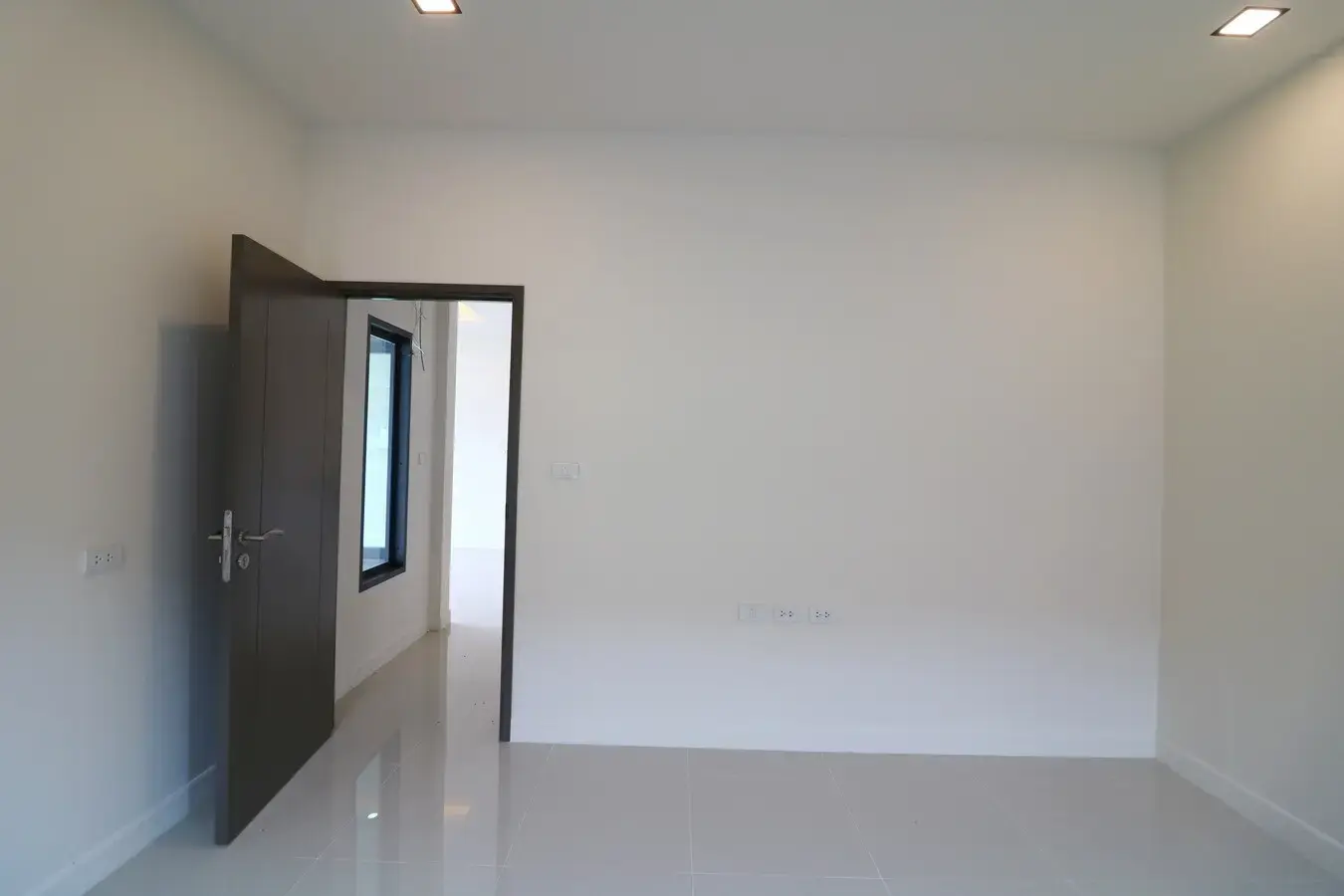 A Desirable 3 Bed, 2 Bath, Corner Block Home For Sale In The City Of Nong Bua Lam Phu, Thailand