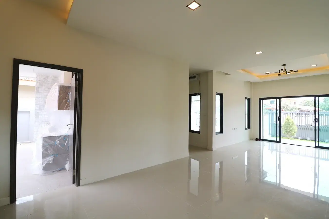 A Desirable 3 Bed, 2 Bath, Corner Block Home For Sale In The City Of Nong Bua Lam Phu, Thailand