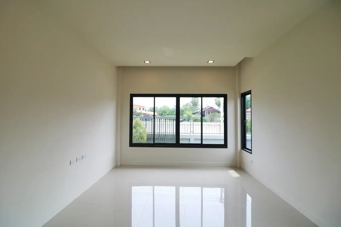 A Desirable 3 Bed, 2 Bath, Corner Block Home For Sale In The City Of Nong Bua Lam Phu, Thailand