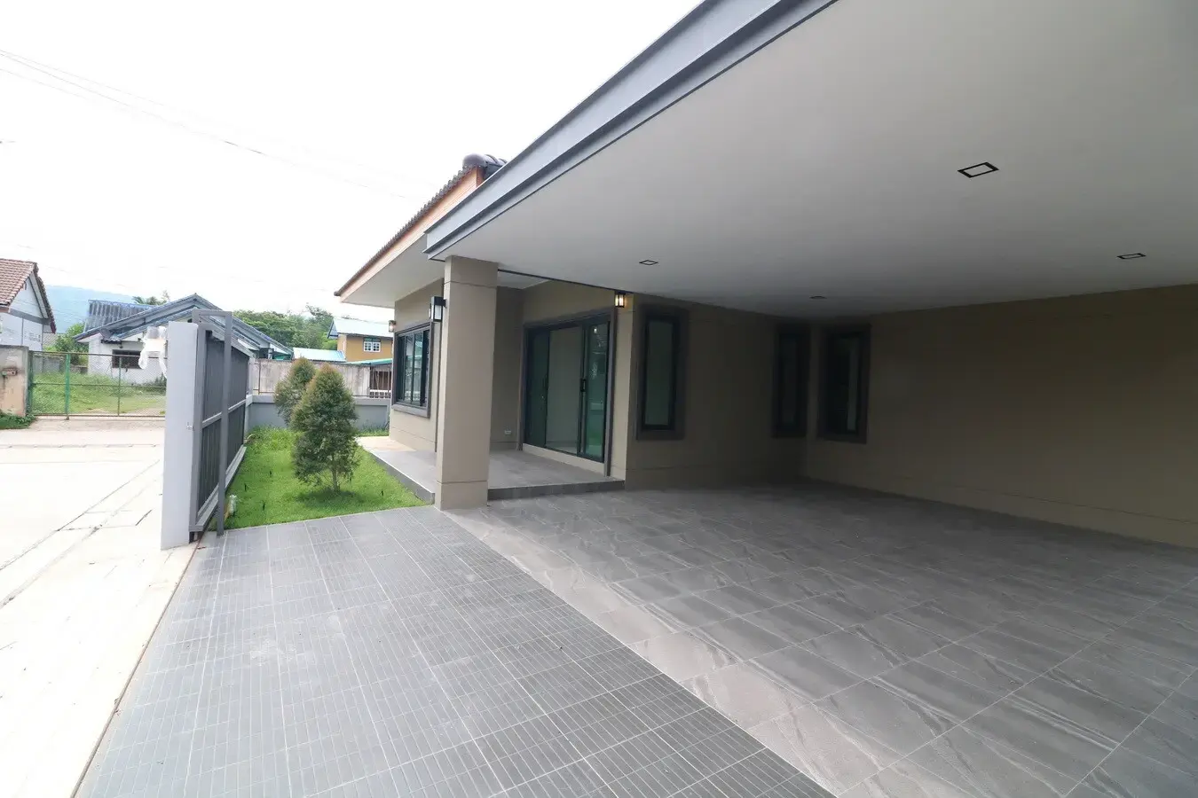 A Desirable 3 Bed, 2 Bath, Corner Block Home For Sale In The City Of Nong Bua Lam Phu, Thailand