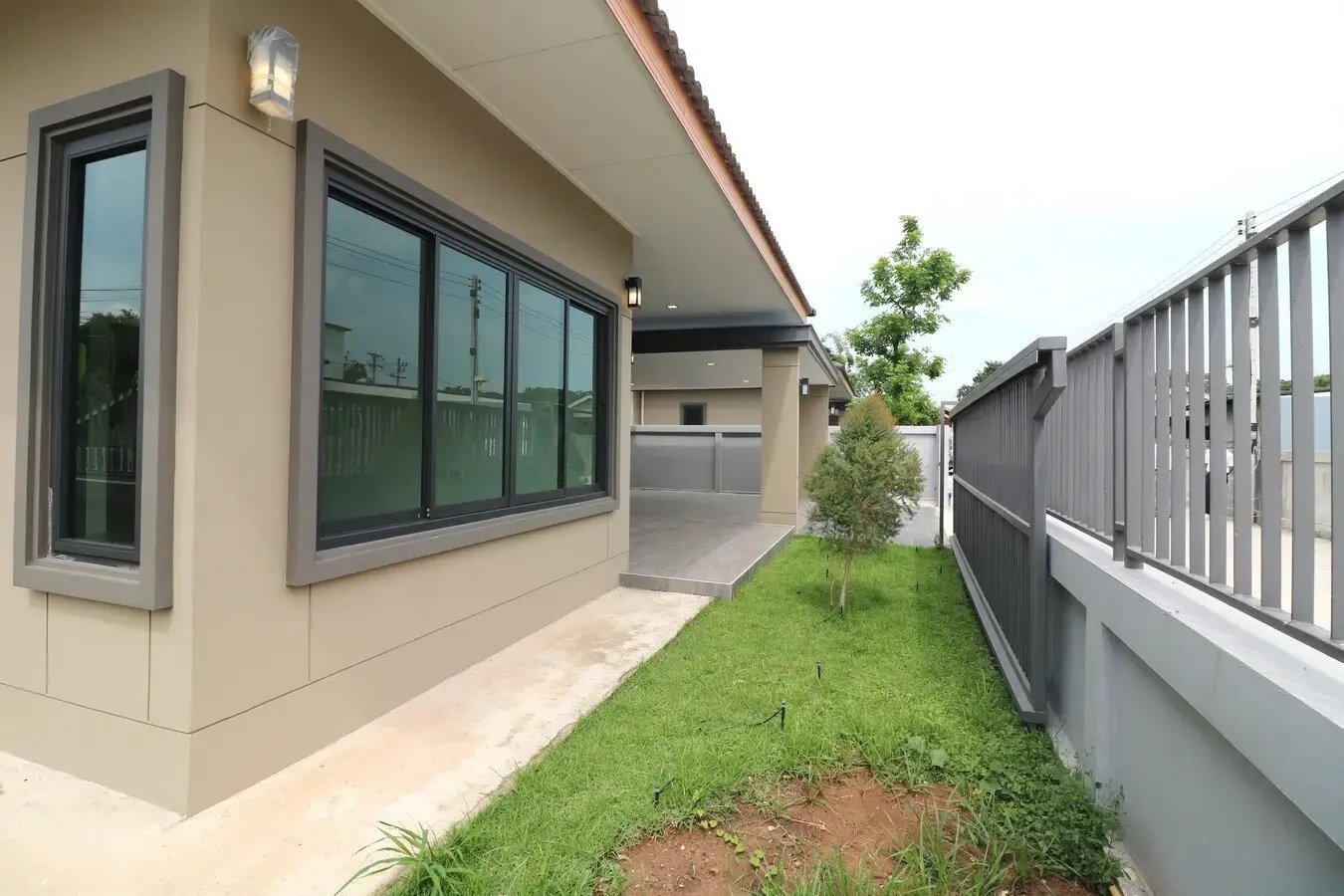 A Desirable 3 Bed, 2 Bath, Corner Block Home For Sale In The City Of Nong Bua Lam Phu, Thailand