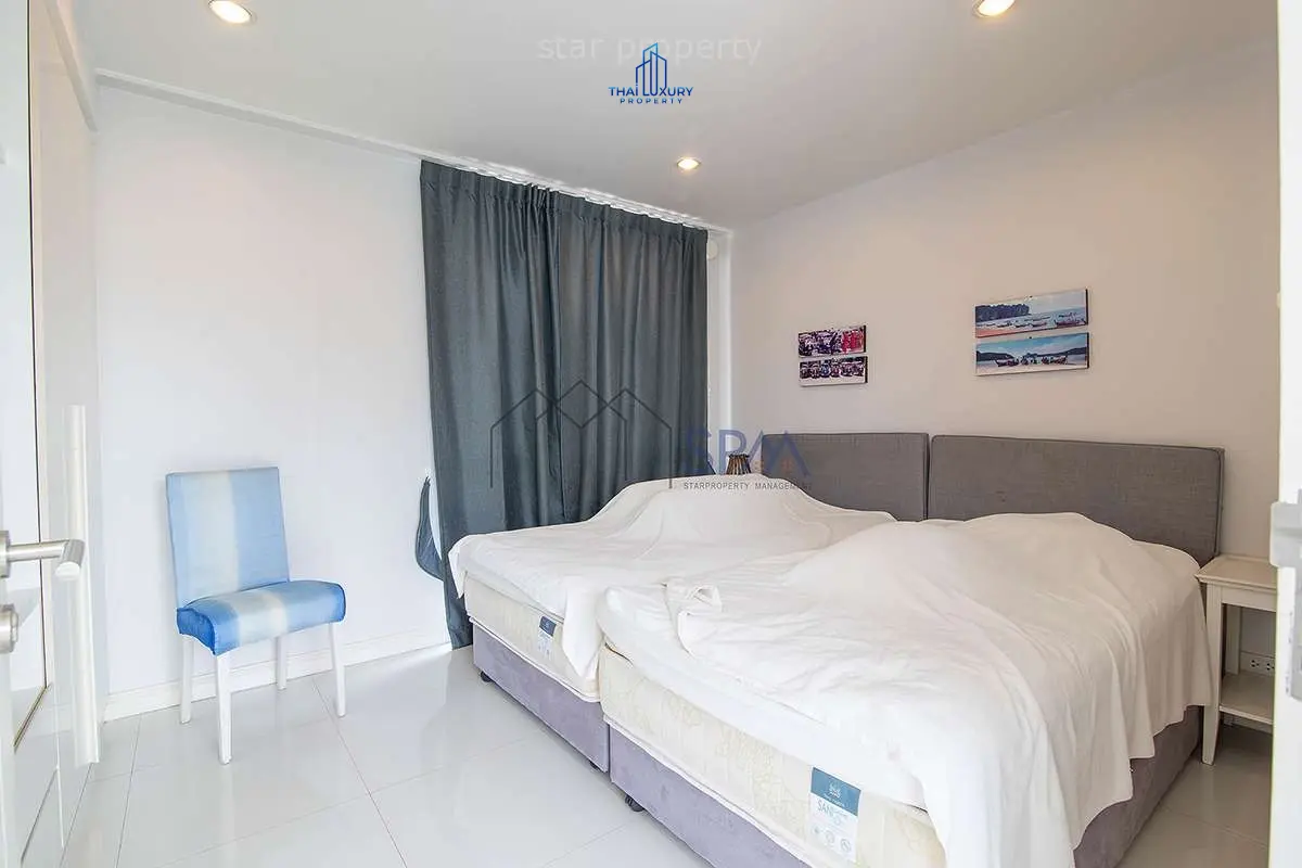 Contemporary 3-Bedroom Beachfront Home with Infinity Pool in Cha-Am