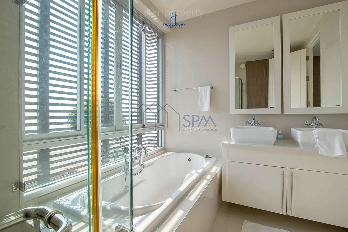 Contemporary 3-Bedroom Beachfront Home with Infinity Pool in Cha-Am