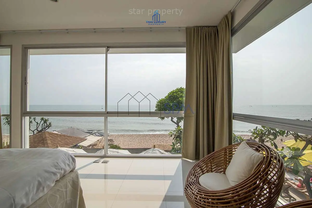 Contemporary 3-Bedroom Beachfront Home with Infinity Pool in Cha-Am