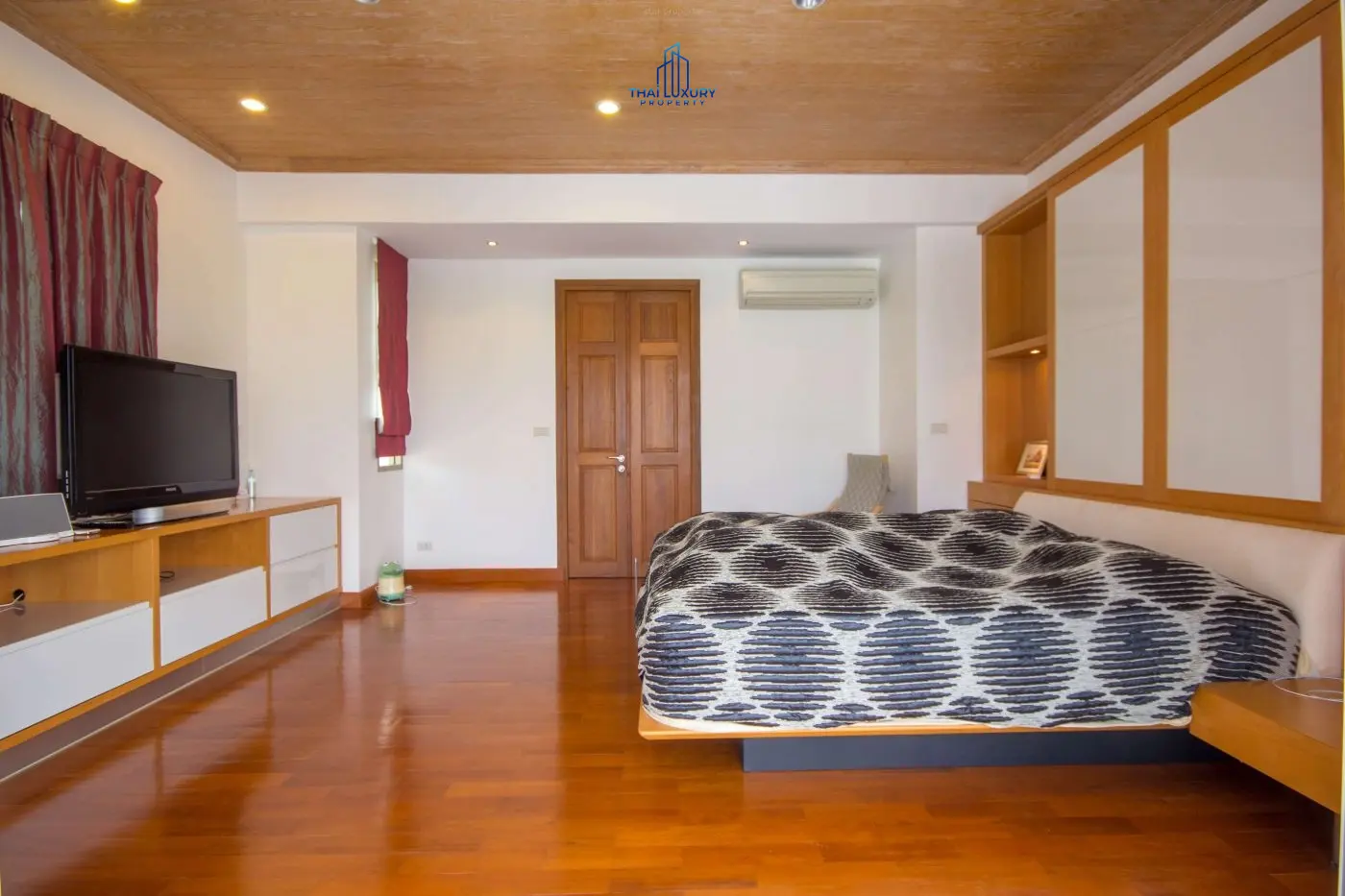 Spacious 3-Bedroom Two-Story Home with Private Pool and Lush Tropical Gardens in Cha-Am