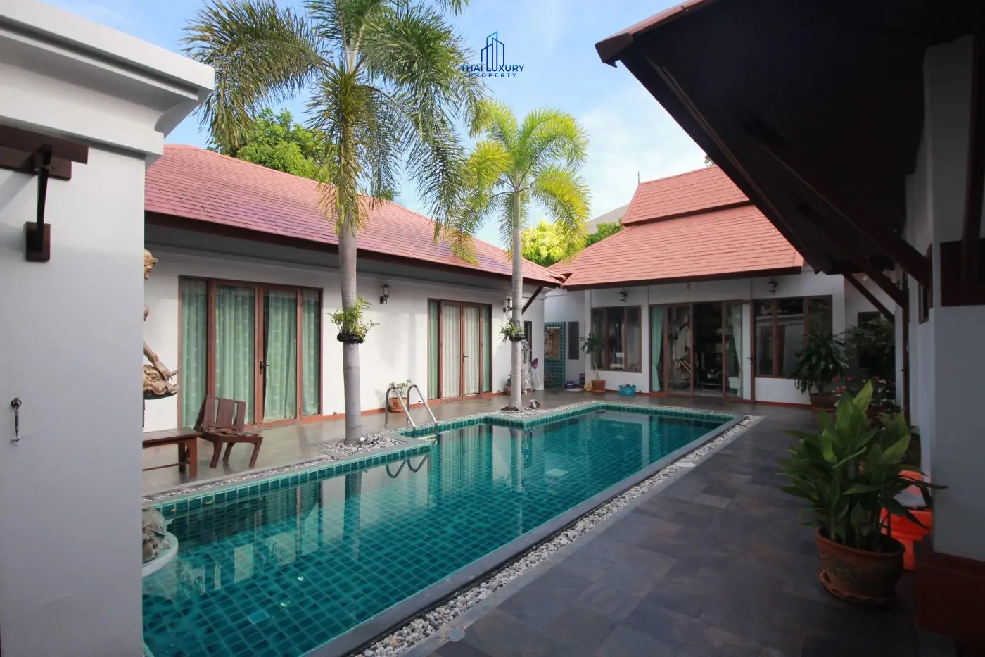 Spacious 5-Bedroom Villa with Private Pool in Quiet Hin Lek Fai