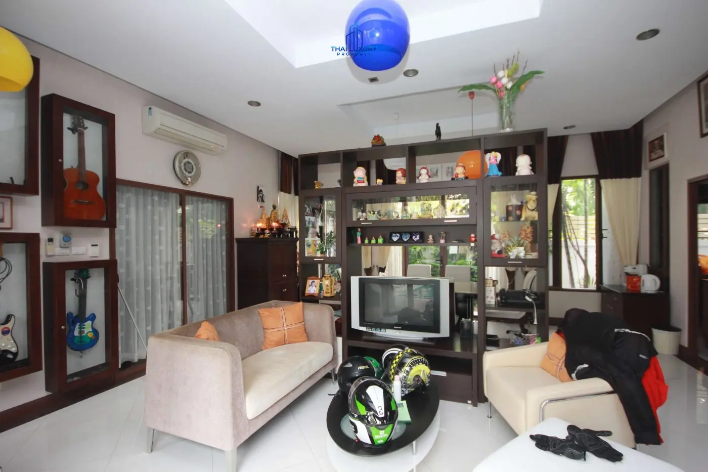 Spacious 5-Bedroom Villa with Private Pool in Quiet Hin Lek Fai