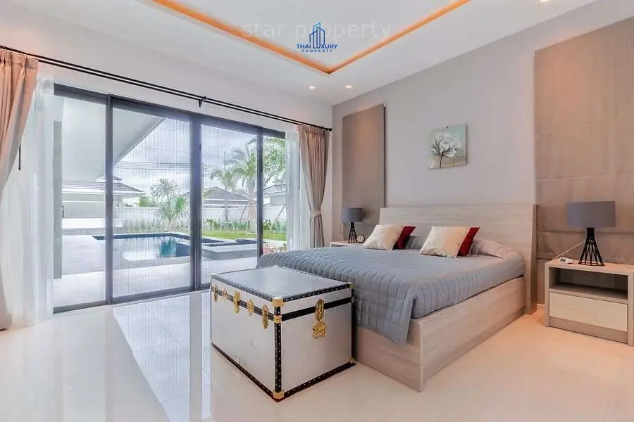 Spacious 3-Bedroom Villa with Large Pool and Modern Living in Cha-Am