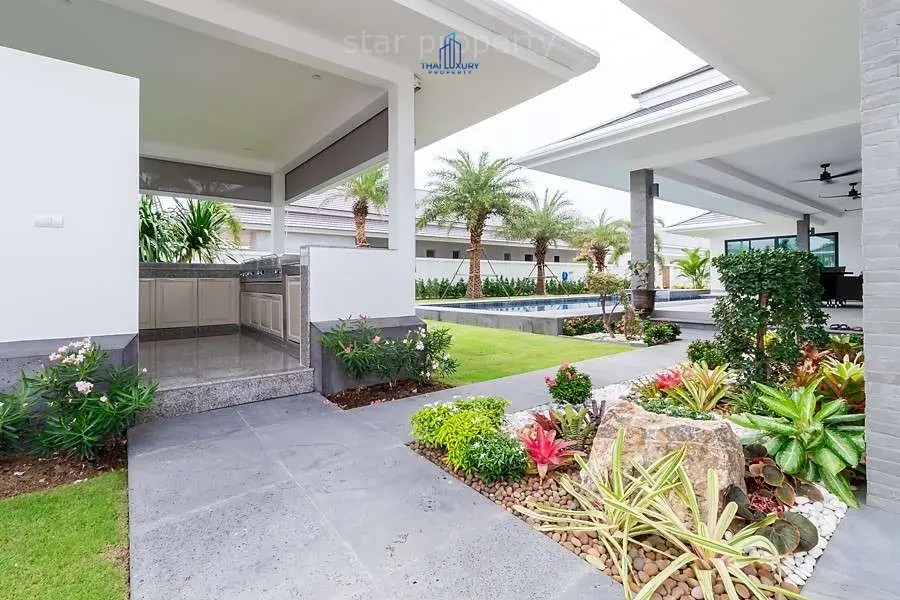 Spacious 3-Bedroom Villa with Large Pool and Modern Living in Cha-Am