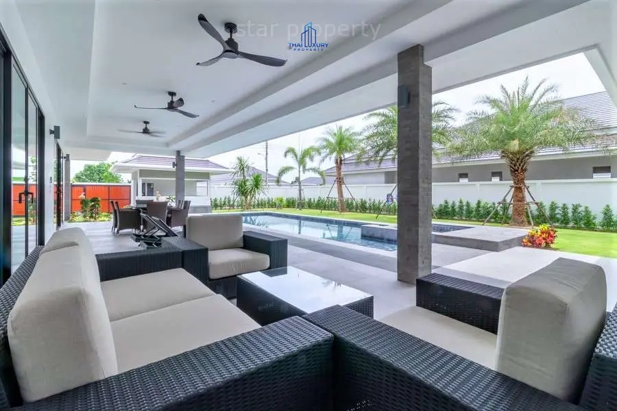 Spacious 3-Bedroom Villa with Large Pool and Modern Living in Cha-Am