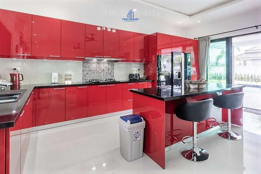 Spacious 3-Bedroom Villa with Large Pool and Modern Living in Cha-Am