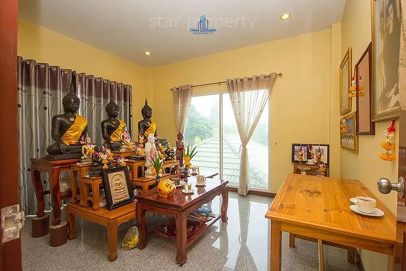บ้าน 6 ห้องนอนกว้างขวางพร้อมสระว่ายน้ำและวิวธรรมชาติในหัวหิน