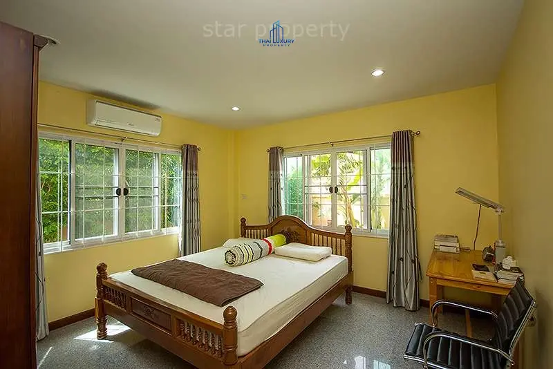 บ้าน 6 ห้องนอนกว้างขวางพร้อมสระว่ายน้ำและวิวธรรมชาติในหัวหิน