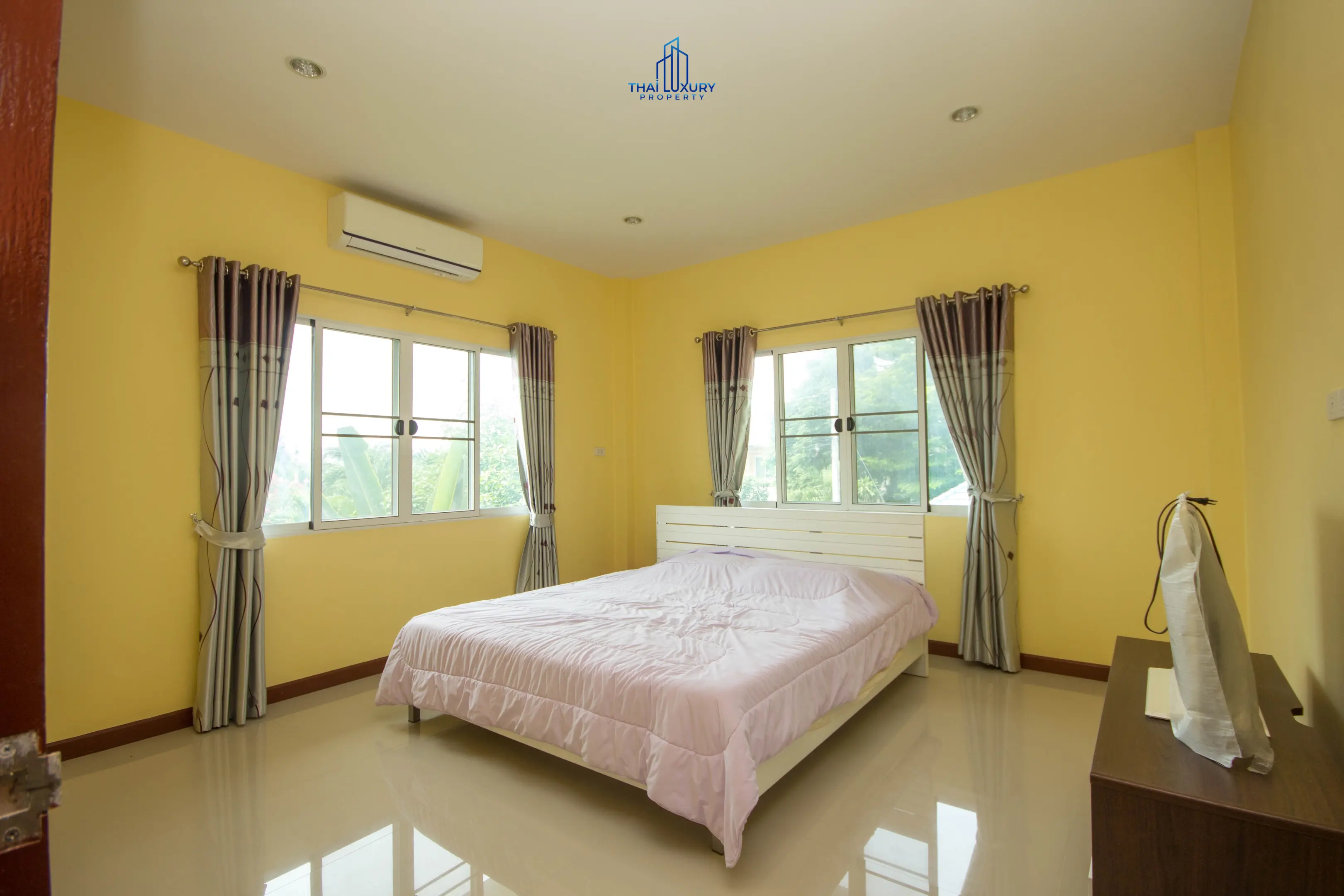บ้าน 6 ห้องนอนกว้างขวางพร้อมสระว่ายน้ำและวิวธรรมชาติในหัวหิน