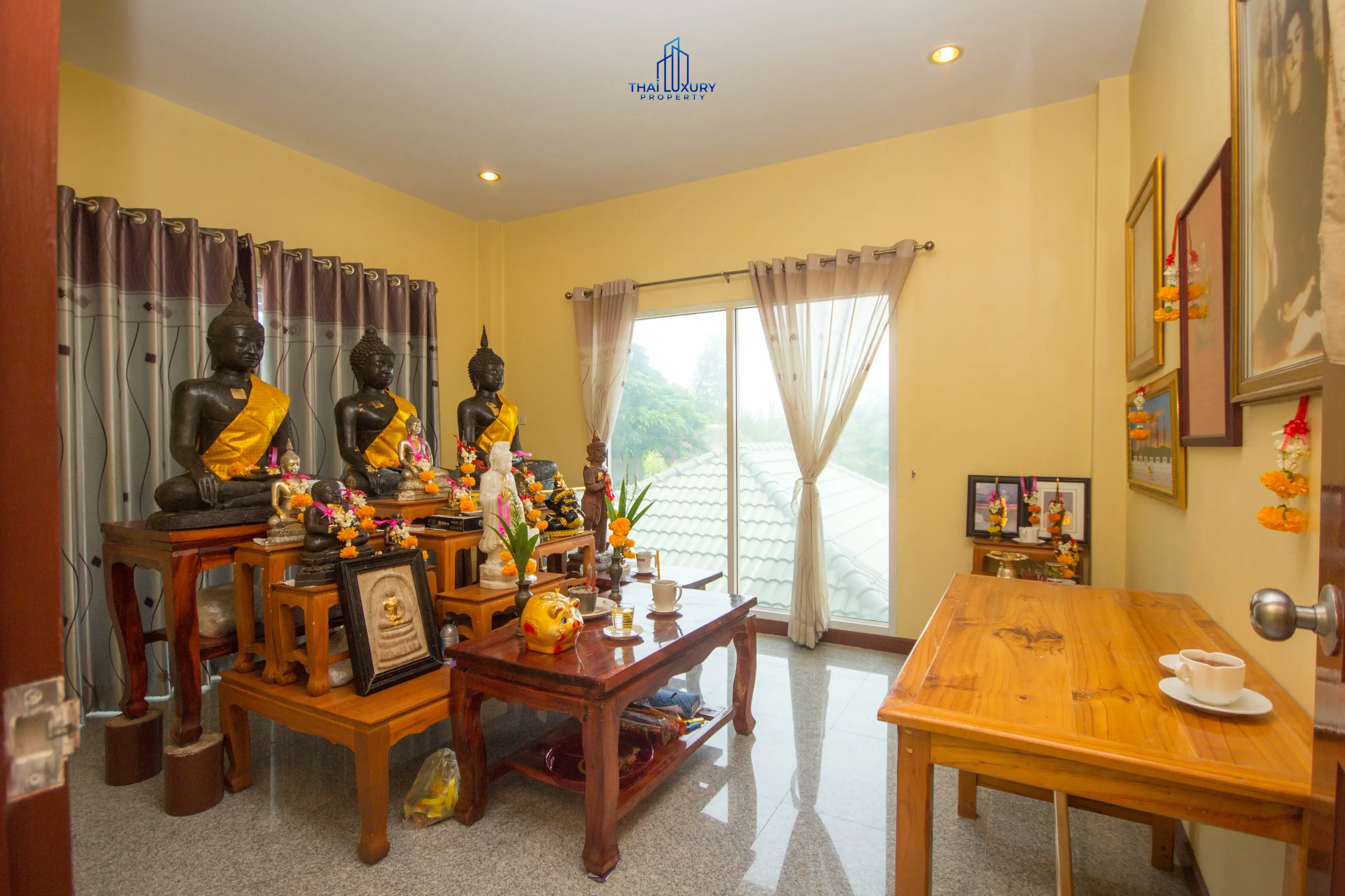 บ้าน 6 ห้องนอนกว้างขวางพร้อมสระว่ายน้ำและวิวธรรมชาติในหัวหิน