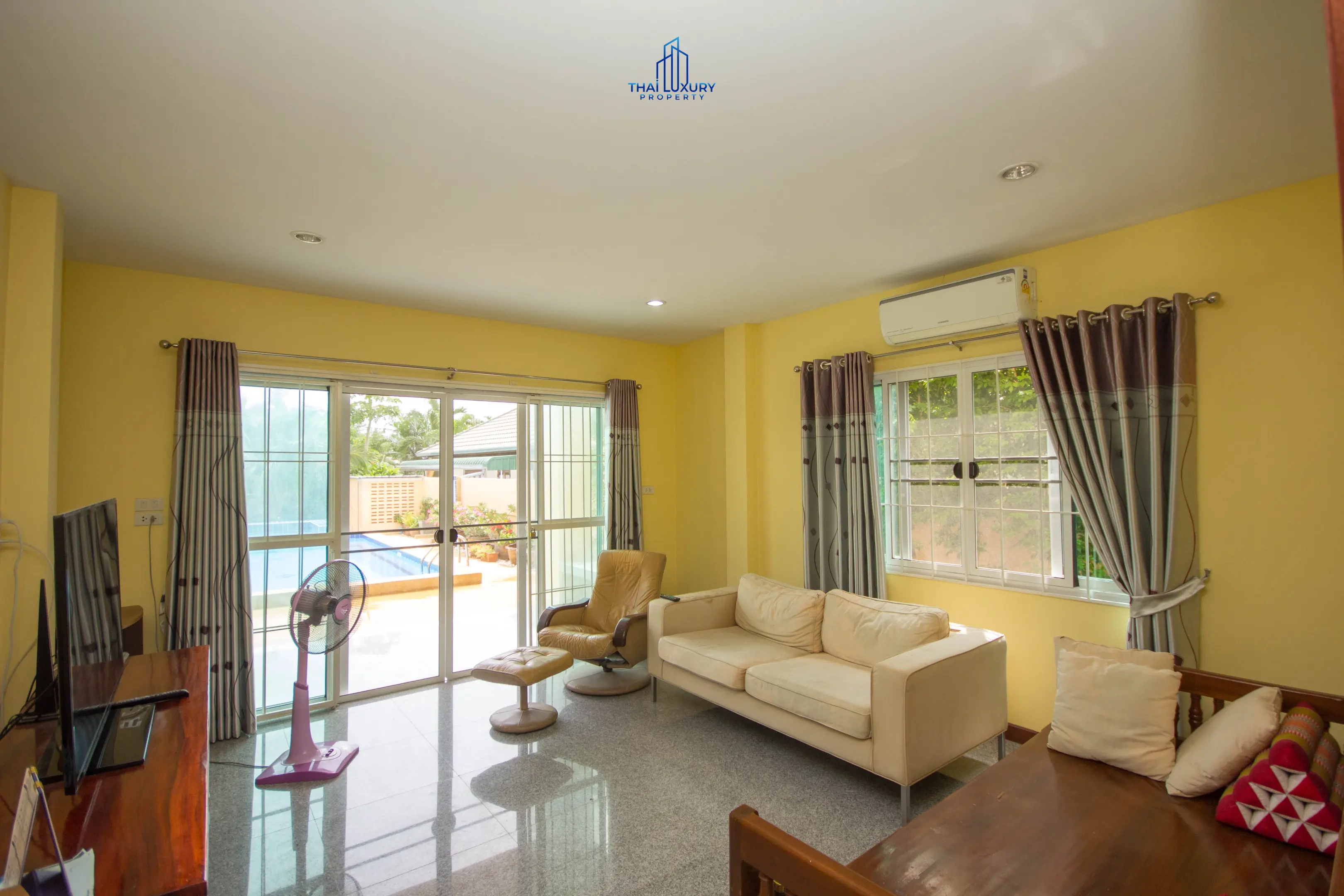 บ้าน 6 ห้องนอนกว้างขวางพร้อมสระว่ายน้ำและวิวธรรมชาติในหัวหิน