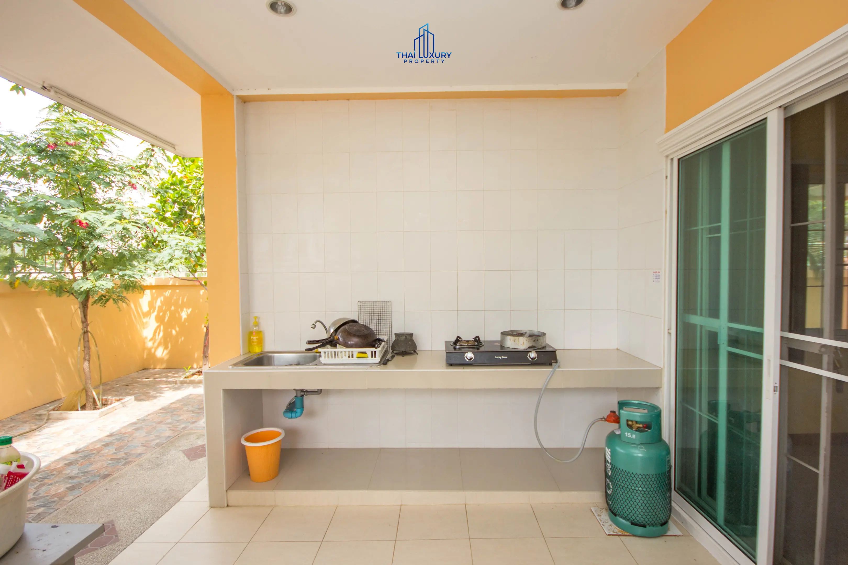 บ้าน 6 ห้องนอนกว้างขวางพร้อมสระว่ายน้ำและวิวธรรมชาติในหัวหิน
