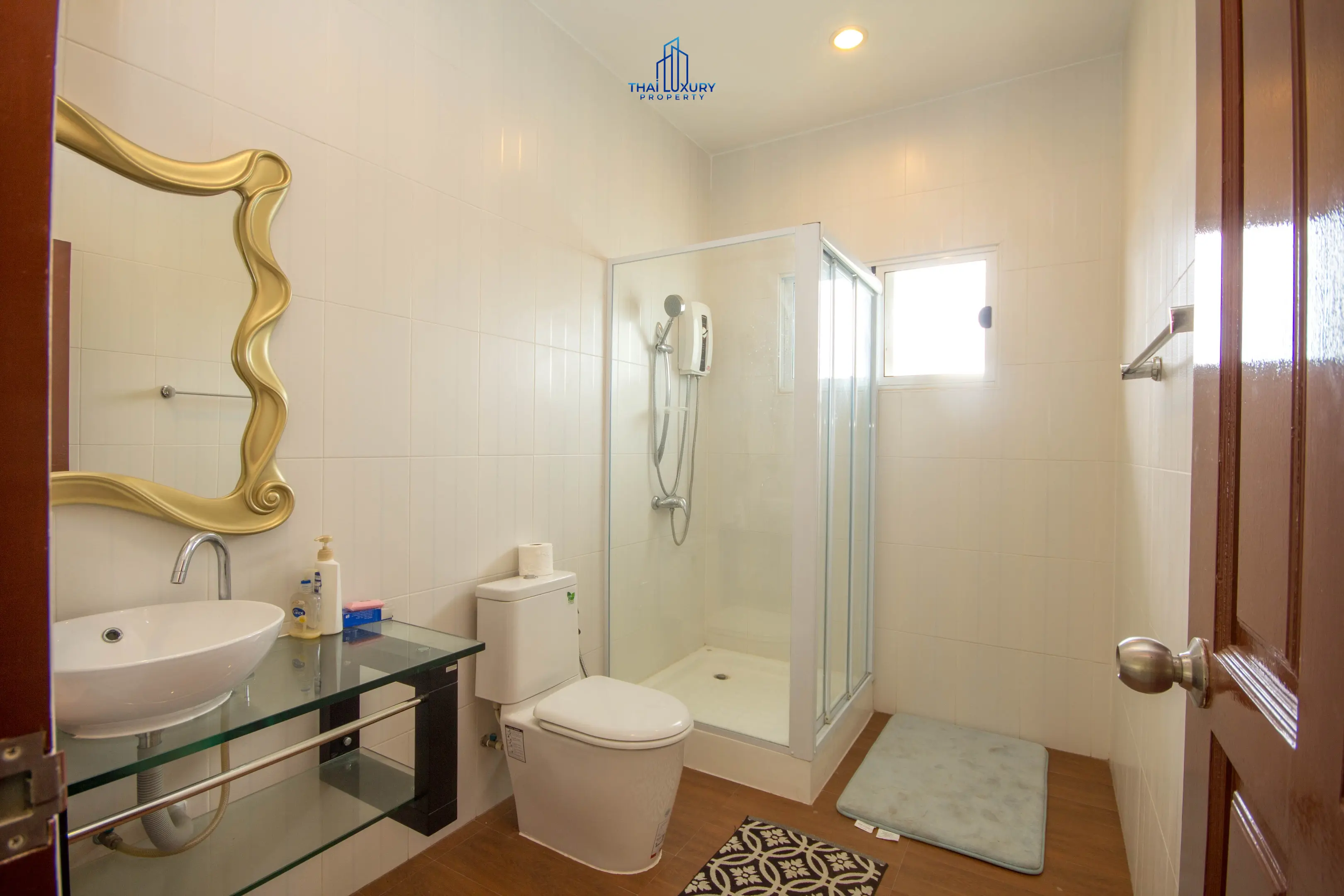 บ้าน 6 ห้องนอนกว้างขวางพร้อมสระว่ายน้ำและวิวธรรมชาติในหัวหิน
