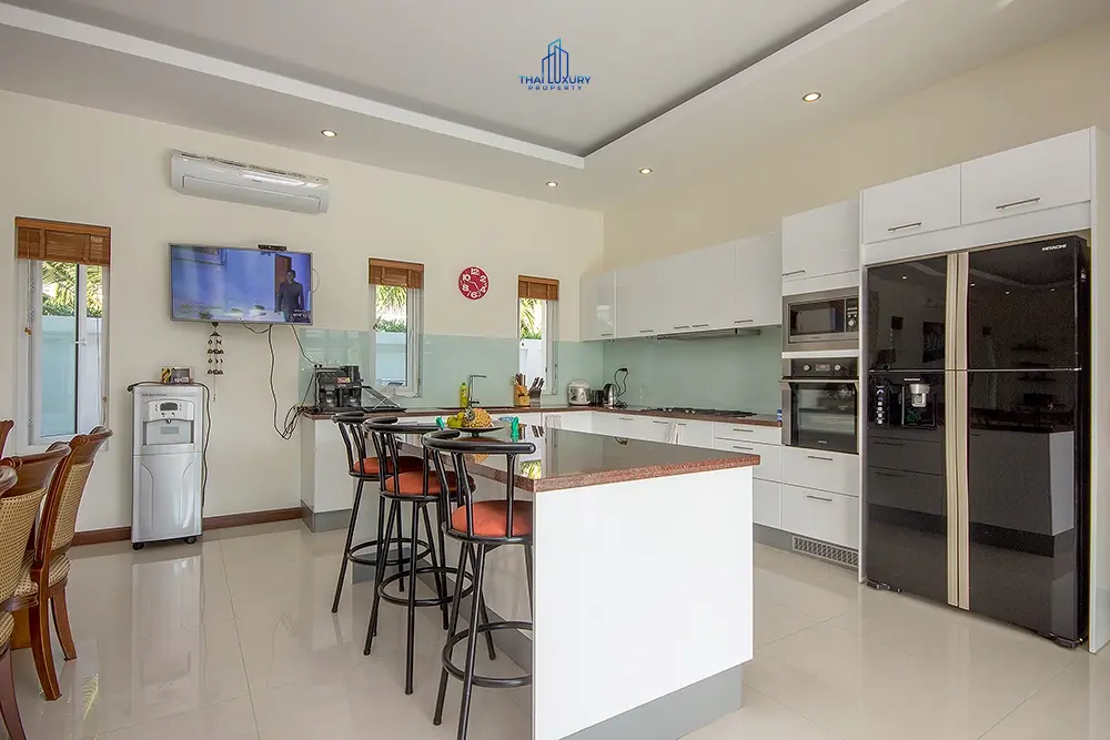 Spacious 5-Bedroom Family Home with Pool Access in Cha-Am
