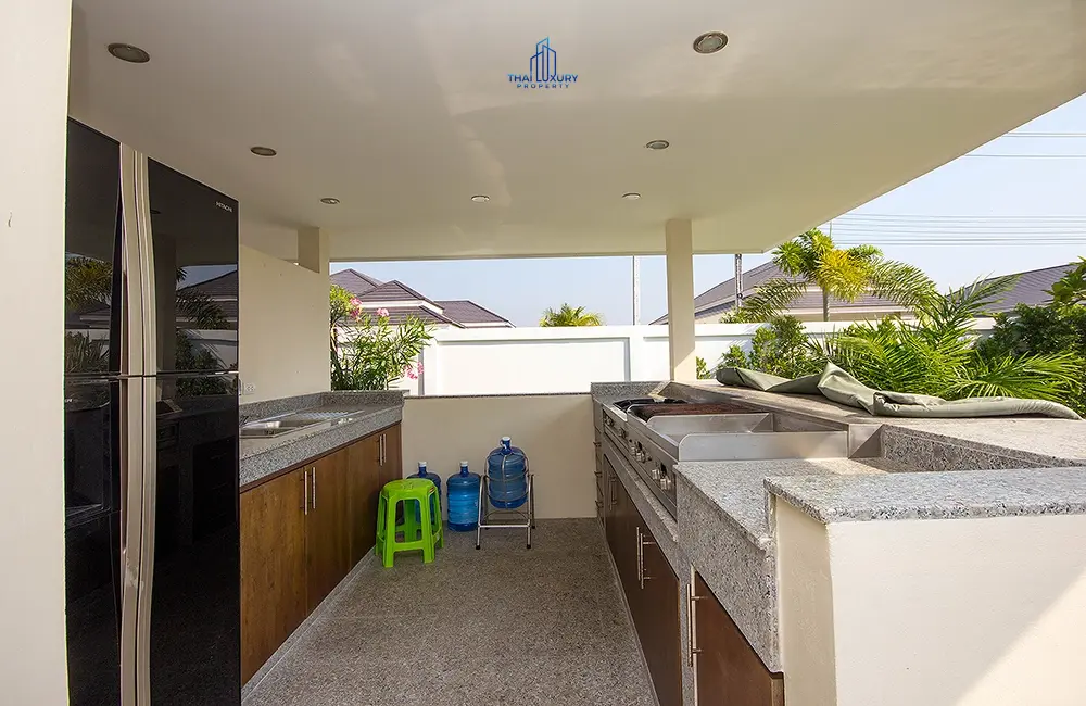 Spacious 5-Bedroom Family Home with Pool Access in Cha-Am