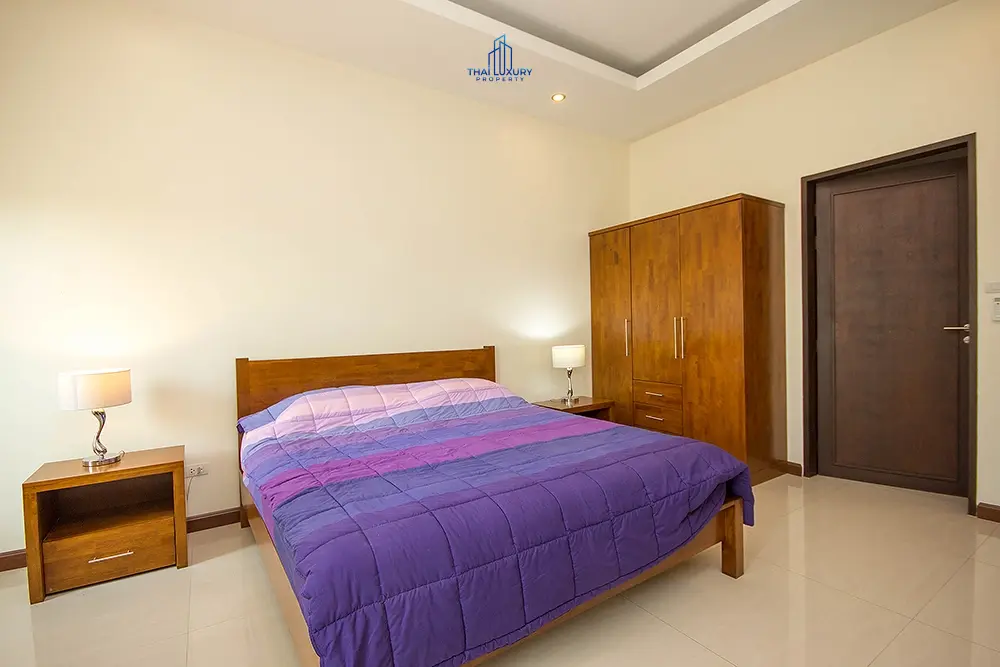 Spacious 5-Bedroom Family Home with Pool Access in Cha-Am