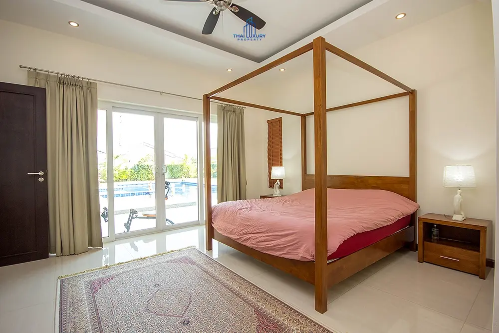 Spacious 5-Bedroom Family Home with Pool Access in Cha-Am