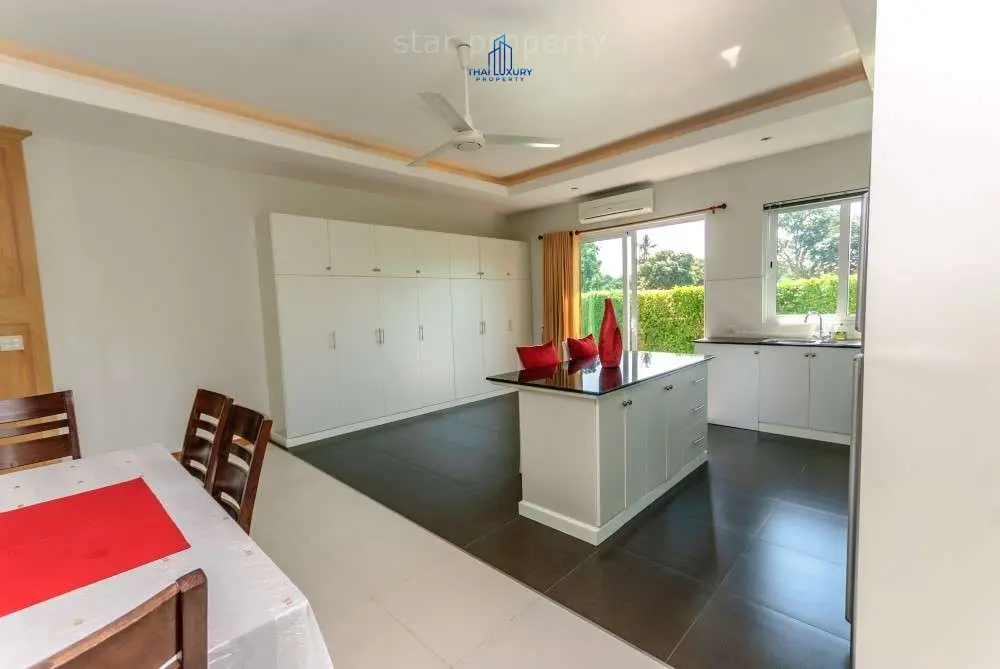 บ้านเดี่ยวชั้นเดียว 3 ห้องนอนกว้างขวาง พร้อมสระว่ายน้ำและสวนในหนองแก หัวหิน
