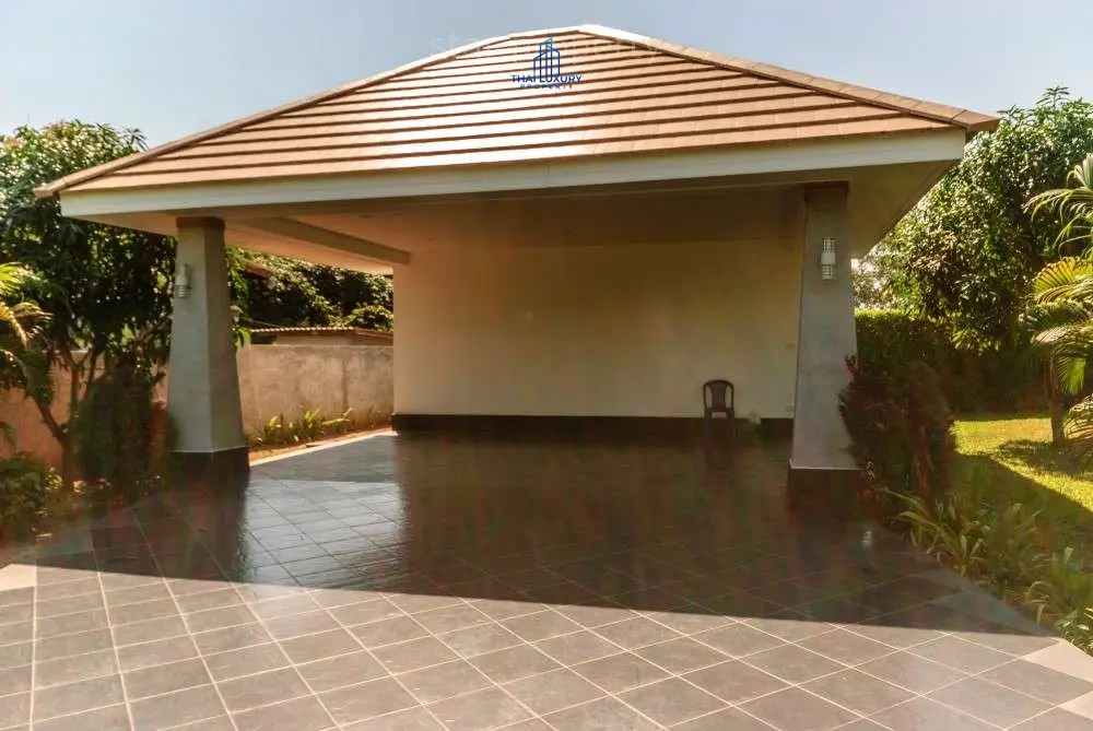 บ้านเดี่ยวชั้นเดียว 3 ห้องนอนกว้างขวาง พร้อมสระว่ายน้ำและสวนในหนองแก หัวหิน