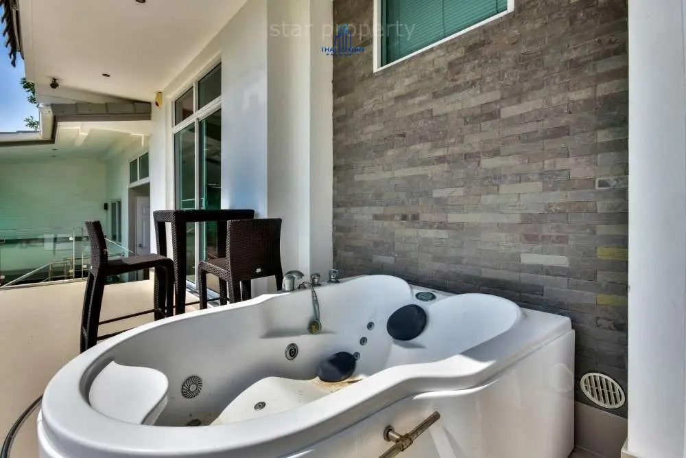 Spacious 4-Bedroom Villa with Balcony Views in Hin Lek Fai, Hua Hin