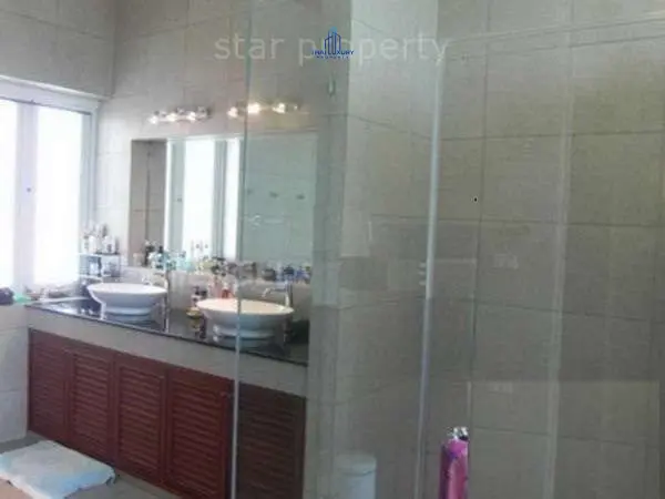 Spacious 5-Bedroom Modern Villa in Quiet Cha-Am Neighborhood
