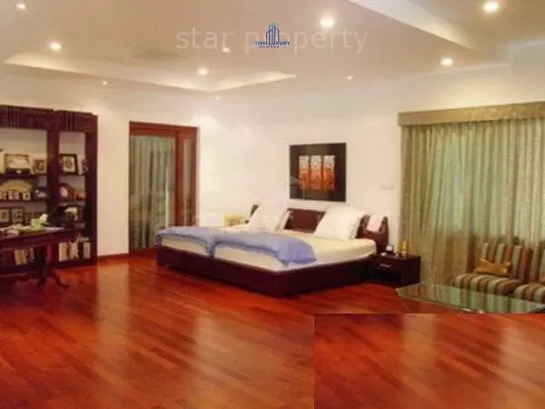 Spacious 5-Bedroom Modern Villa in Quiet Cha-Am Neighborhood