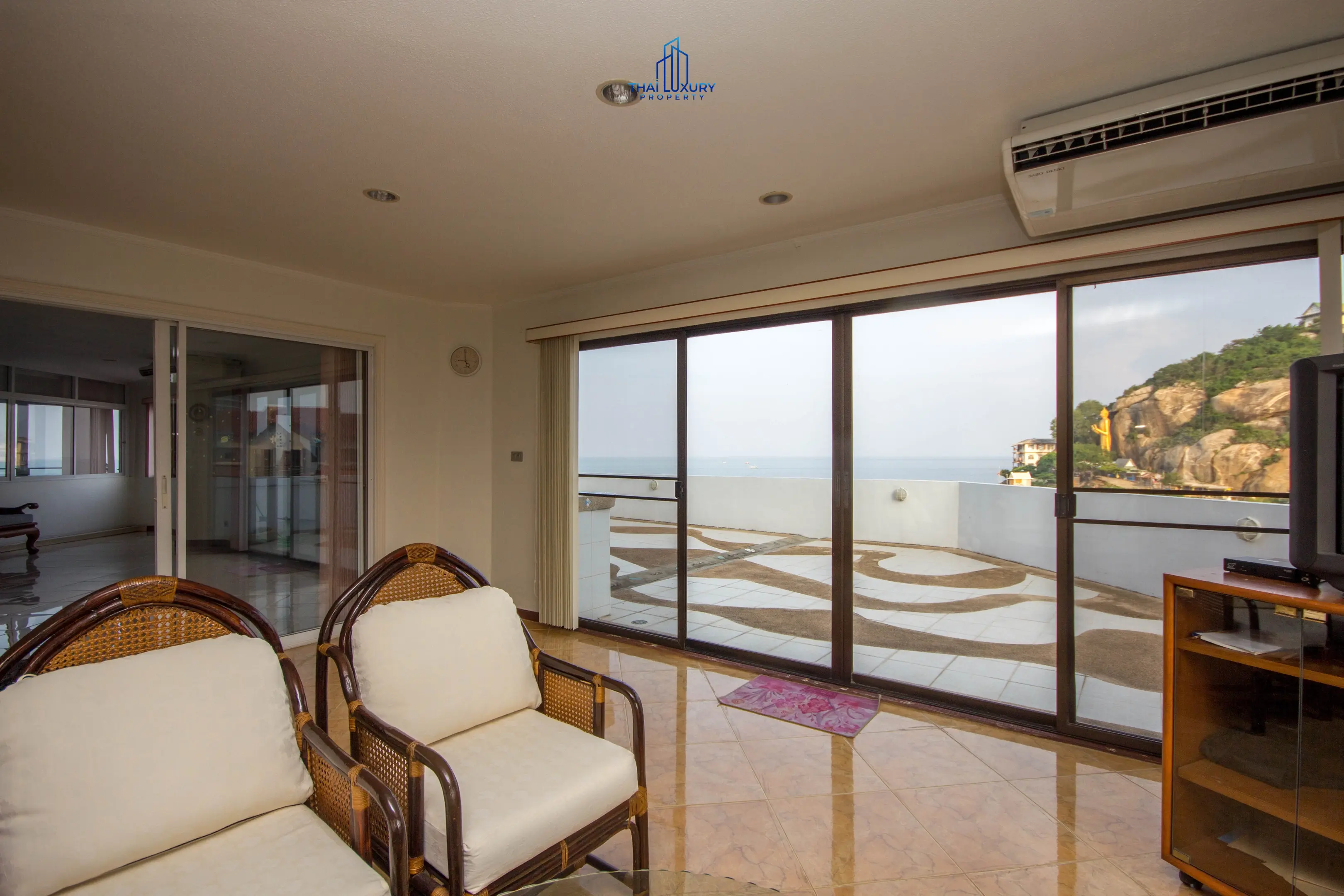 Bright 2-Bed Condo with Partial Sea View in Nong Kae, Hua Hin