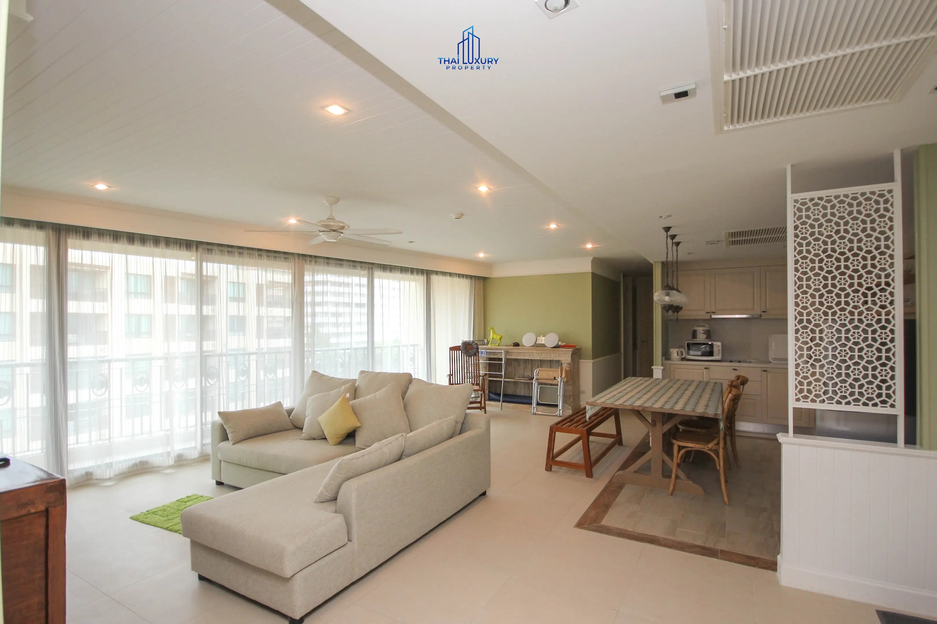 คอนโดกว้างขวาง 3 ห้องนอน 3 ห้องน้ำ พร้อมพื้นที่นั่งเล่นแบบเปิดในหนองแก หัวหิน