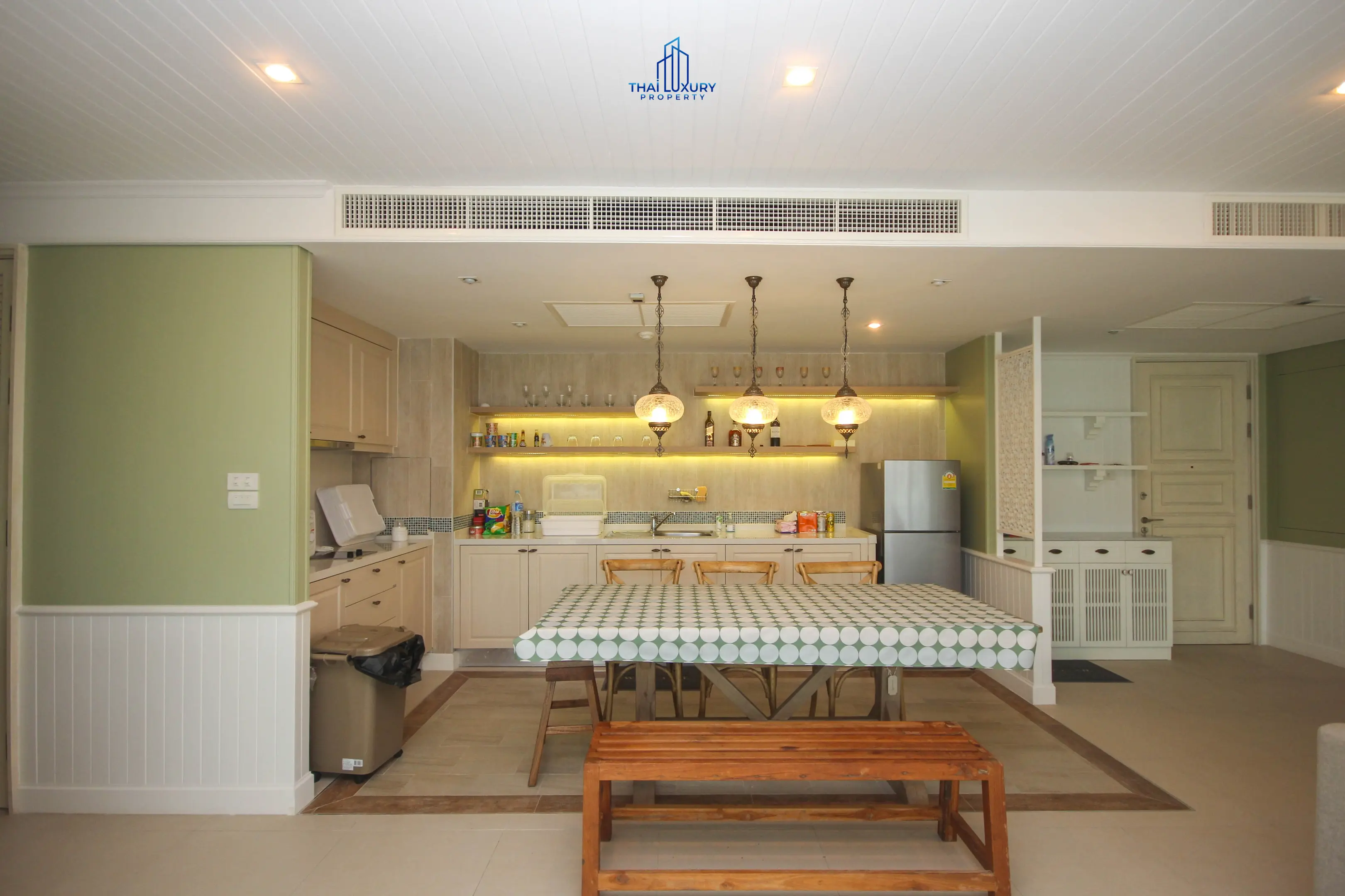 คอนโดกว้างขวาง 3 ห้องนอน 3 ห้องน้ำ พร้อมพื้นที่นั่งเล่นแบบเปิดในหนองแก หัวหิน