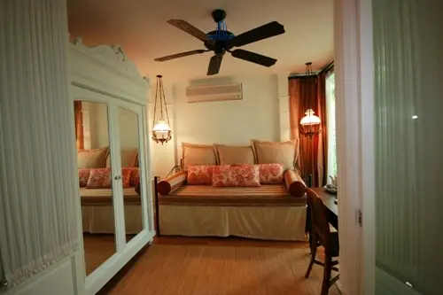 คอนโด 3 ห้องนอนกว้างขวางในหัวหิน พร้อมบรรยากาศริมสระน้ำที่ผ่อนคลาย