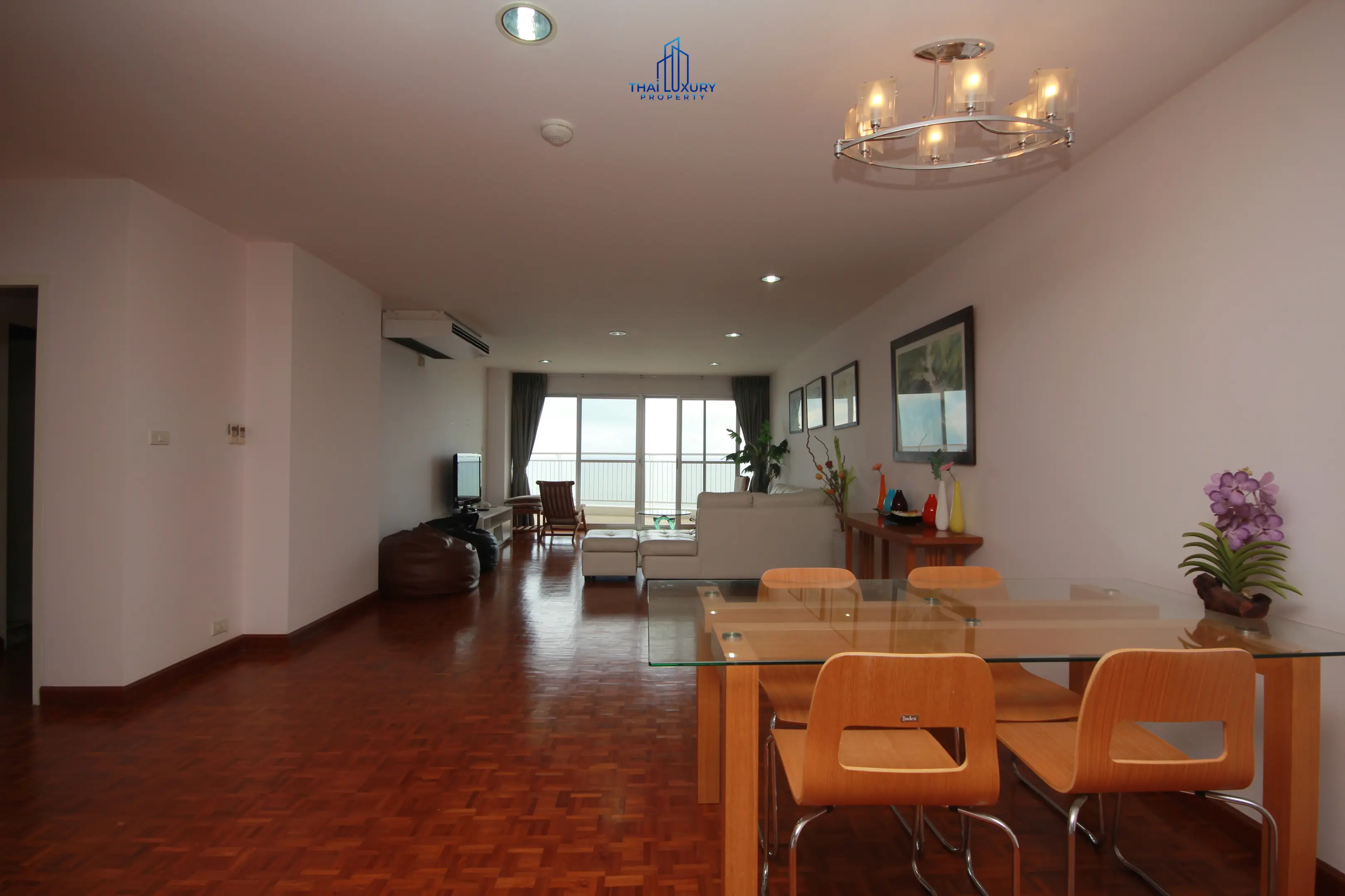 คอนโด 2 ห้องนอนกว้างขวางพร้อมวิวทะเลและบรรยากาศโมเดิร์นมินิมอลในหนองแก