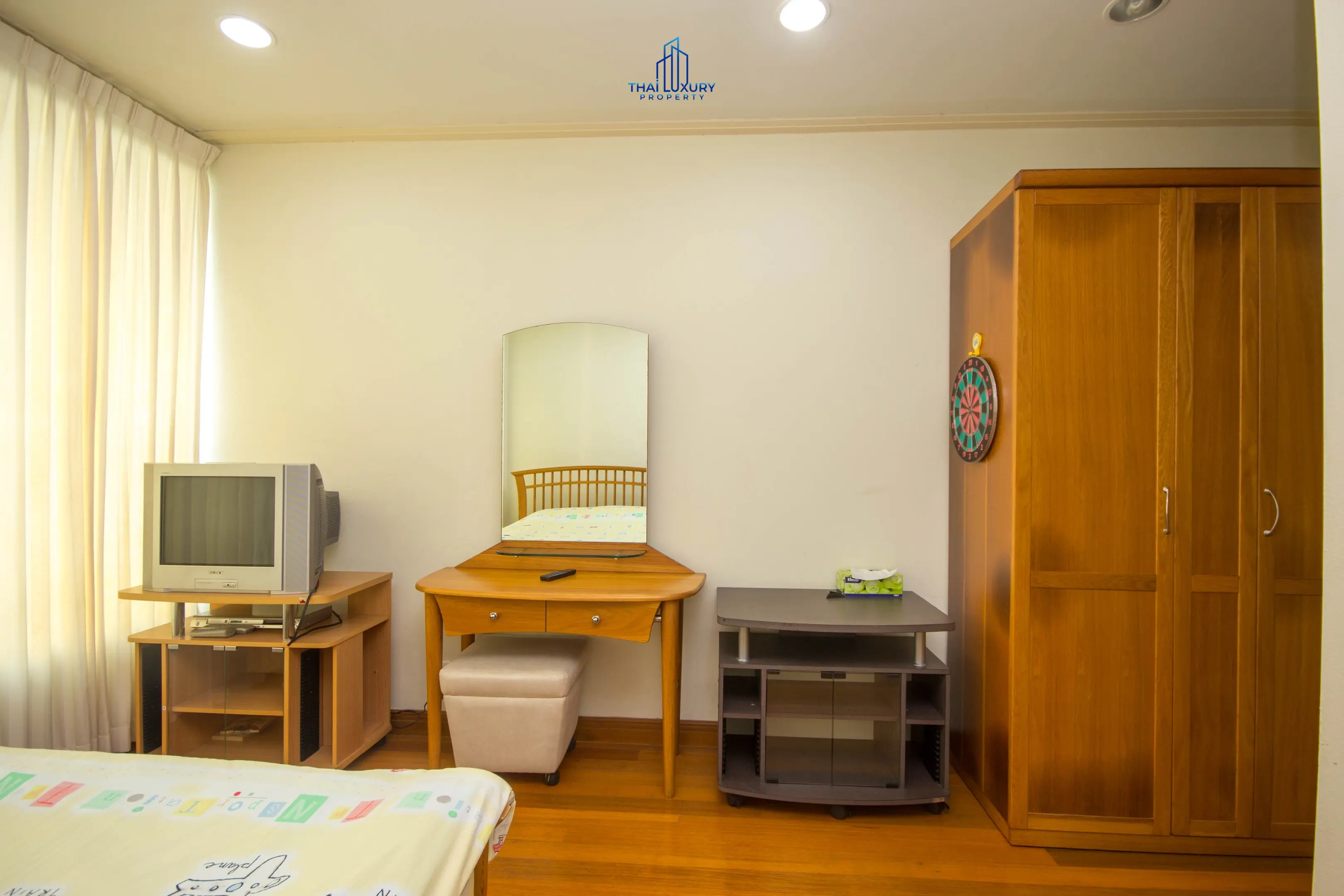 คอนโด 3 ห้องนอนกว้างขวางพร้อมพื้นที่นั่งเล่นสว่างและสะดวกสบายในหนองแก หัวหิน