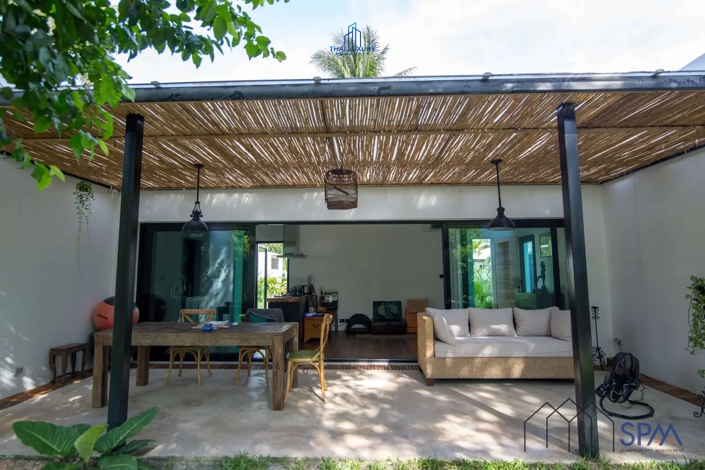 Spacious 7-Bedroom Single-Story Home with Pool and Tropical Garden in Cha-Am