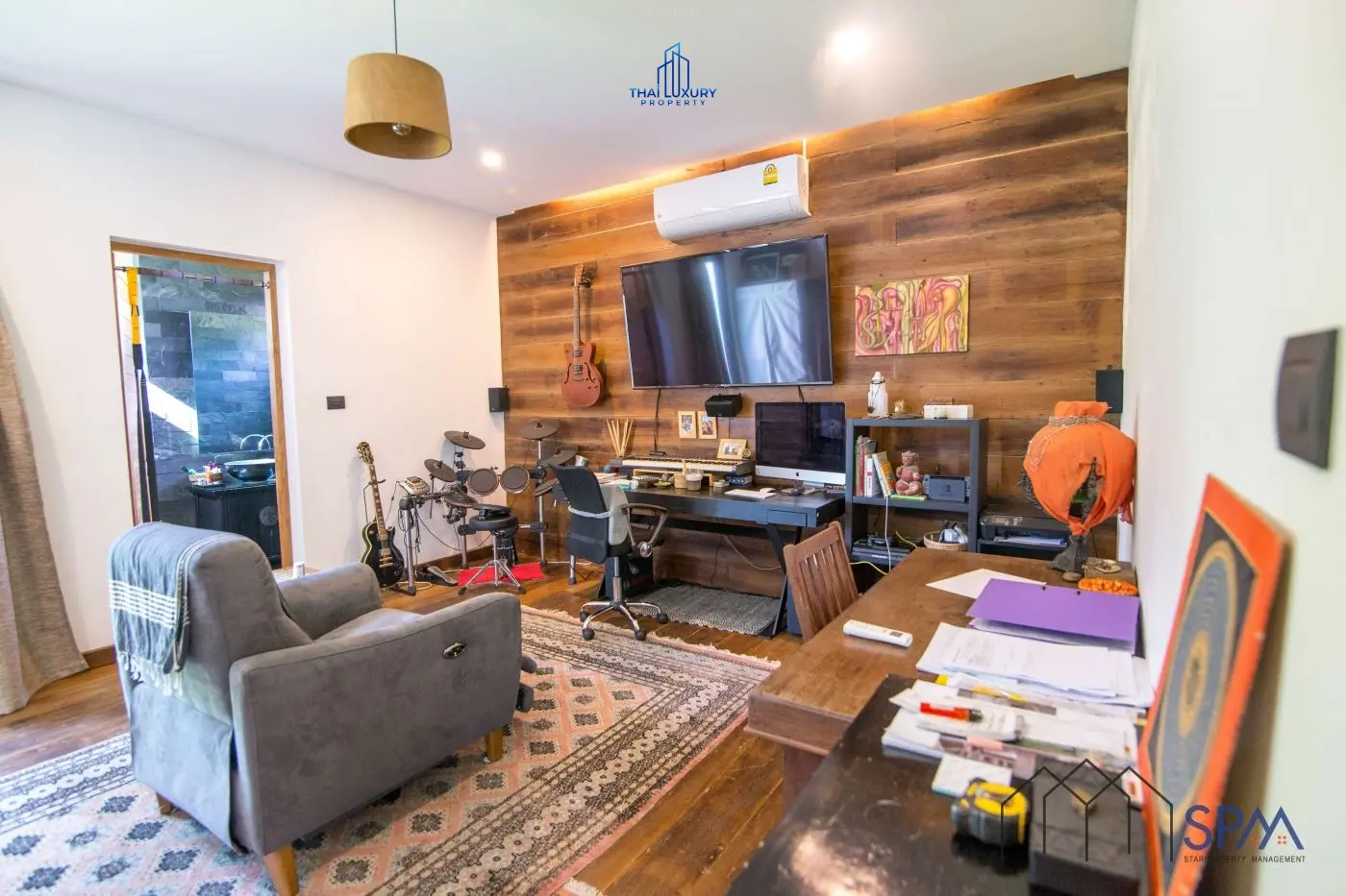 Spacious 7-Bedroom Single-Story Home with Pool and Tropical Garden in Cha-Am