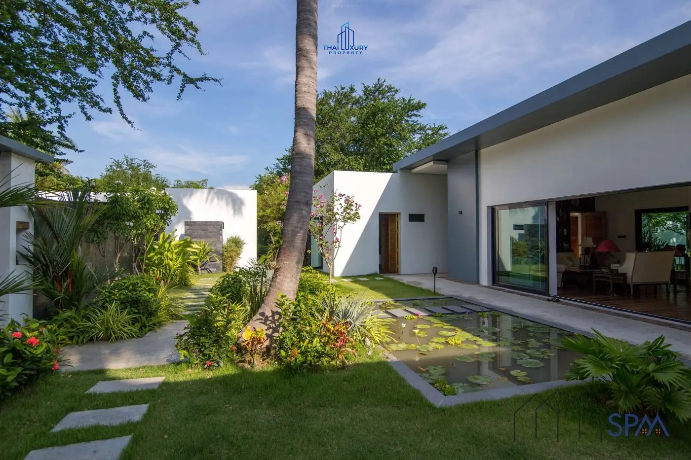 Spacious 7-Bedroom Single-Story Home with Pool and Tropical Garden in Cha-Am