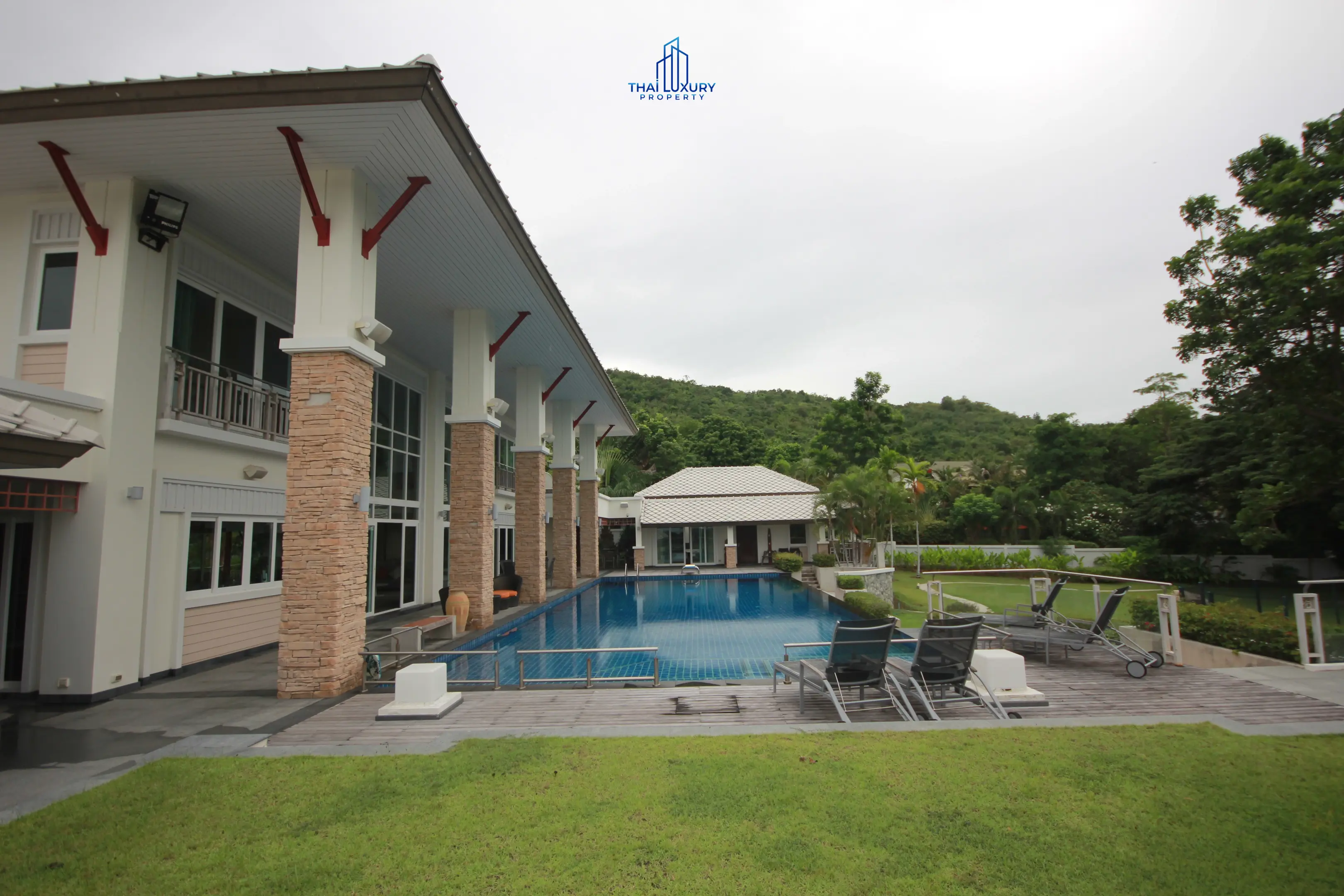 Spacious 9-Bedroom Modern Home with Pool and Garden in Cha-Am
