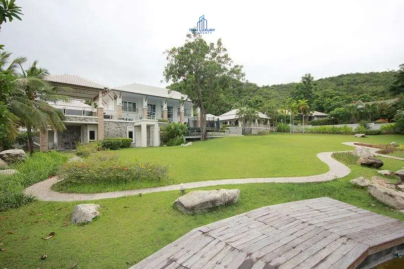 Spacious 9-Bedroom Modern Home with Pool and Garden in Cha-Am
